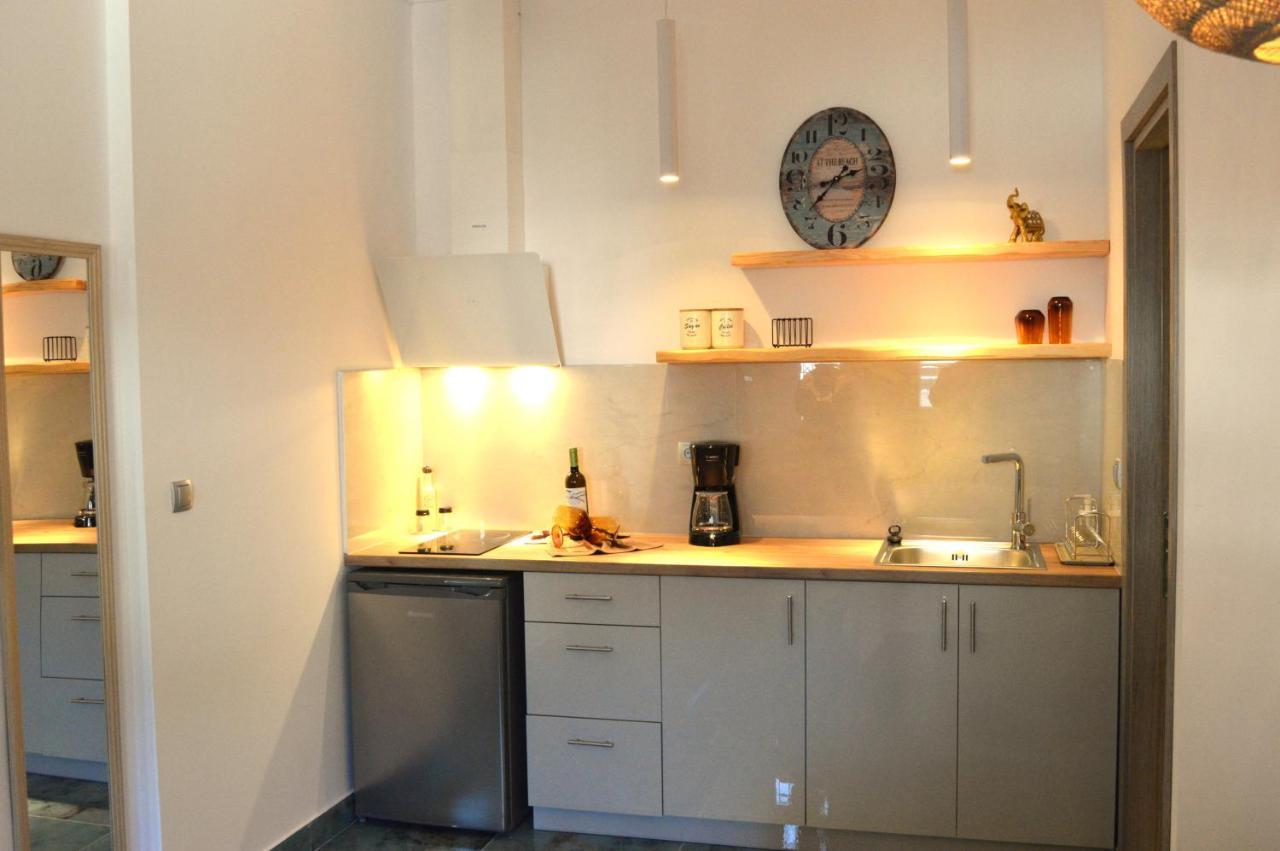 Golden Mile Studio-Apartment Ipsos Luaran gambar