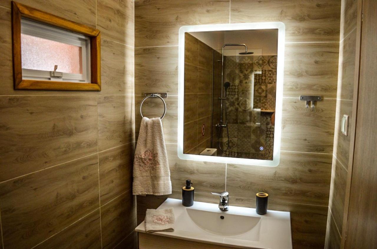 Golden Mile Studio-Apartment Ipsos Luaran gambar