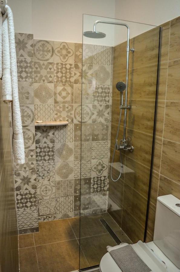 Golden Mile Studio-Apartment Ipsos Luaran gambar